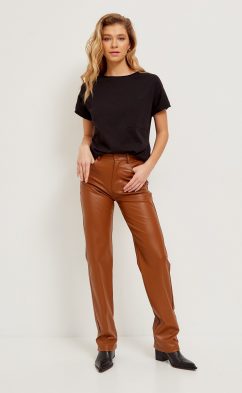 Футболка женская однотонная F212-0620 чёрная