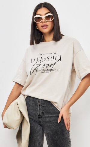 Футболка женская с принтом удлиненная F412-067-812 молочная